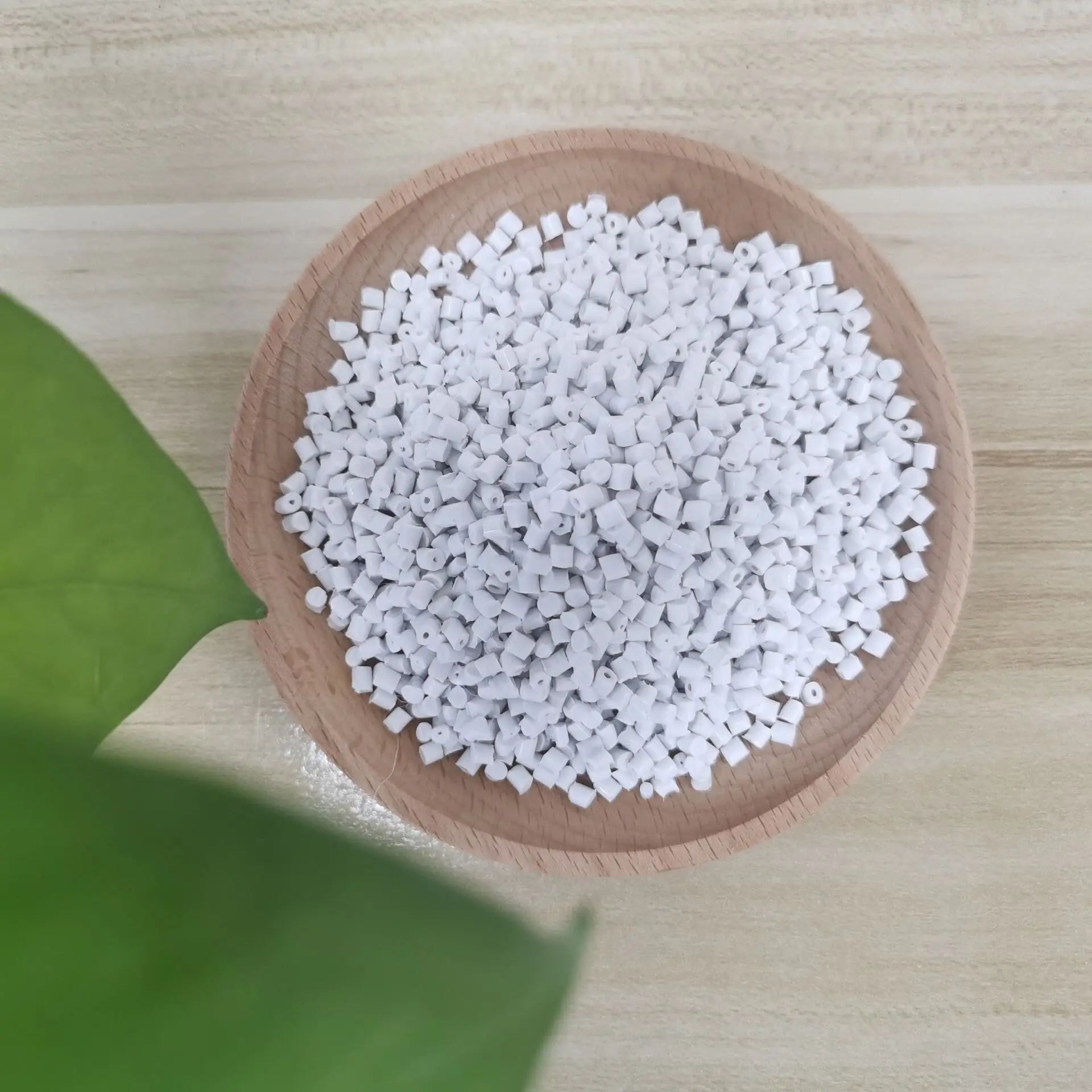 Поставка с завода высококачественные чистые чипсы для домашних животных ПОЛИМЕРНЫЕ ГРАНУЛЫ IV 0 80 84 CZ302 CZ318 CZ328 бутылок пищевого класса