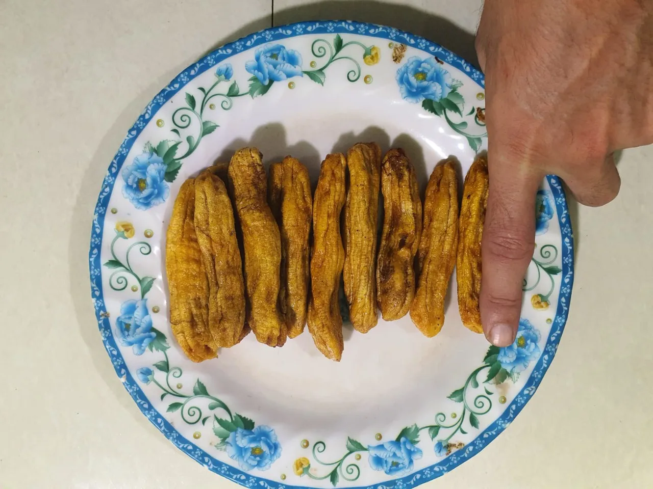 Top Product Food and Beverage Sweet Taste Open Air Cultivation Type  Vietnam Organic Banana Long Shape  Soft Sweet Dried Banana