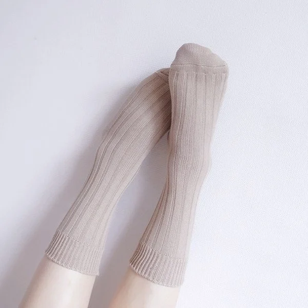 Носки женские хлопковые трикотажные однотонные в Корейском стиле
