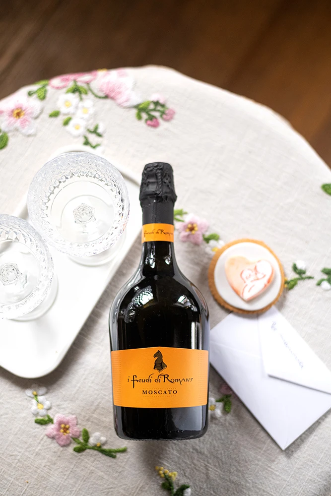 Party pack Sparkling High quality Italian  wine Moscato I Feudi di Romans 0,75 L Sparkling Wine Bottle of Wine
