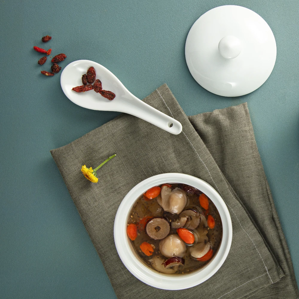 OEM High quality white porcelain curved spoon, luxury soup spoon for hotel restaurant made in Viet Nam