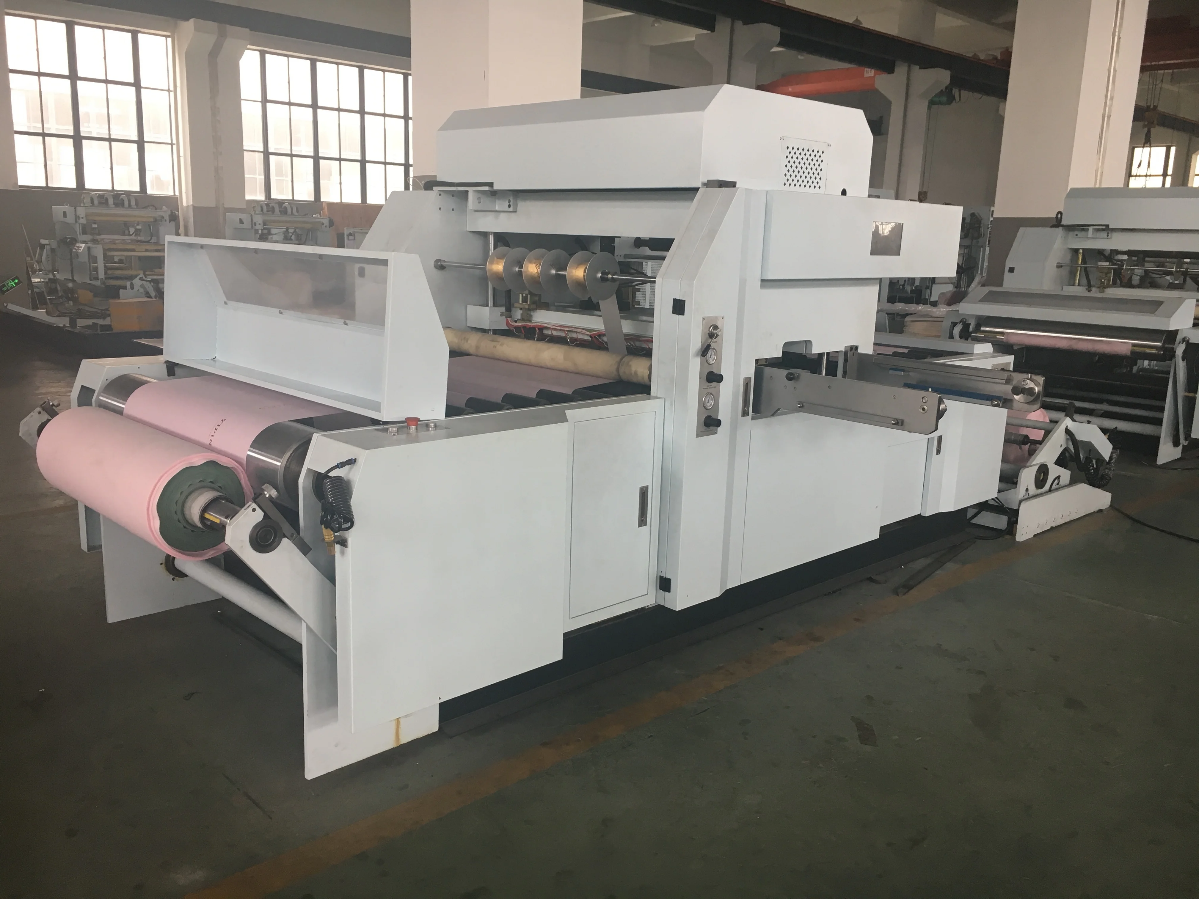 New Generation Automatic Non-Woven Fabrics Calendar Hang Bag Web-Fed Hot Foil Stamping Machine TYM1300