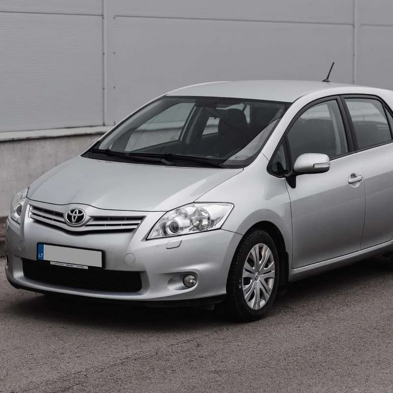 2012 TOY OTA Auris