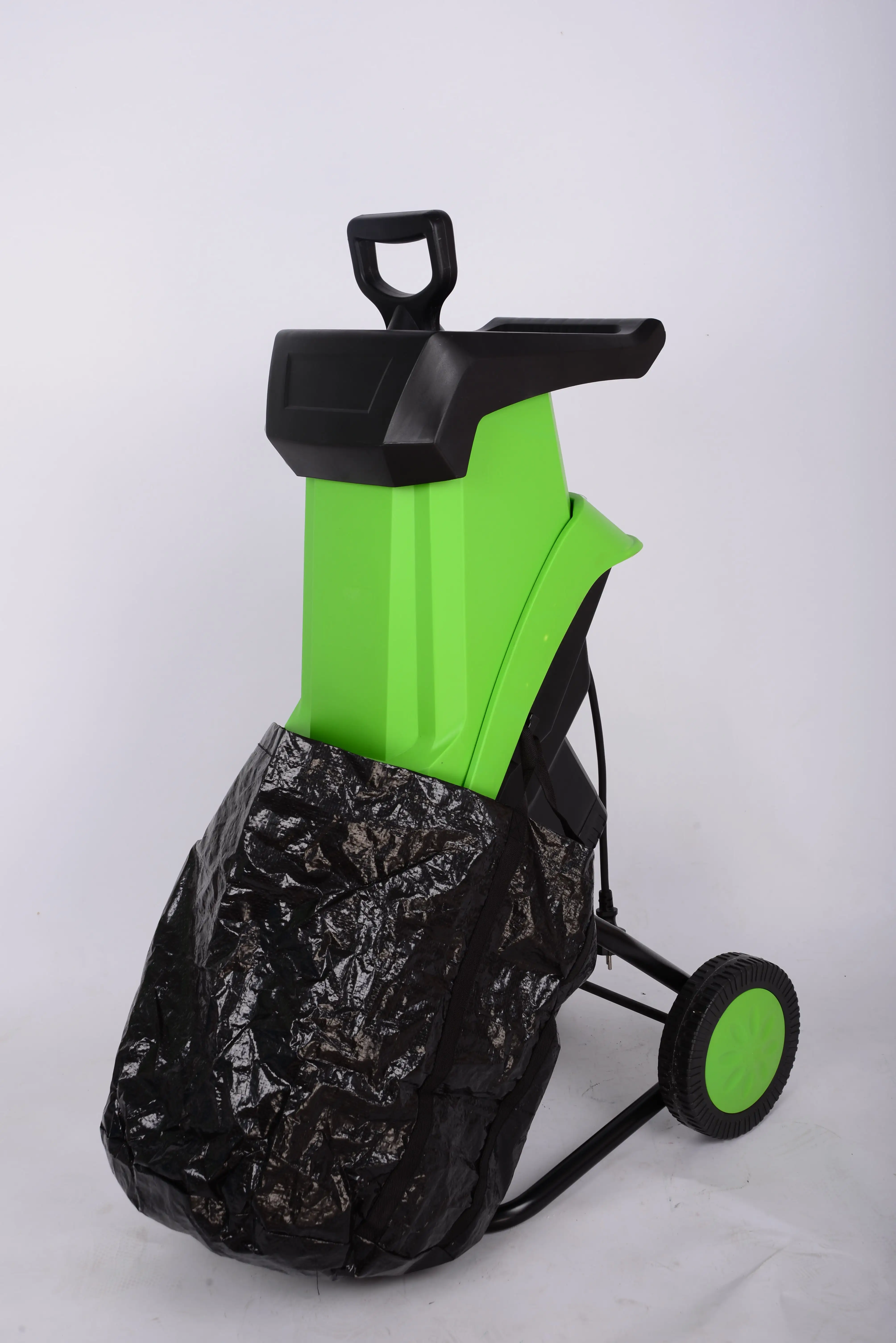 Электрический садовый измельчитель листьев электрический