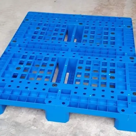 4-Way Single Faced blue Plastic Pallet Euro Pallet With Size 1050*760*165mm For Logistics Packaging From Vietnam