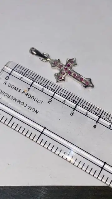  Подвеска из серебра 925 пробы с рубиновым крестом