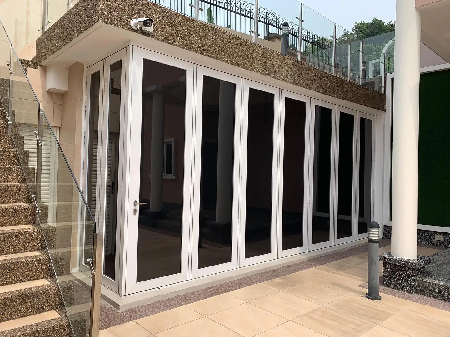 
Glass panel aluminum folding door/ bifold door OEM ODM Manufacture in Malaysia High Quality 