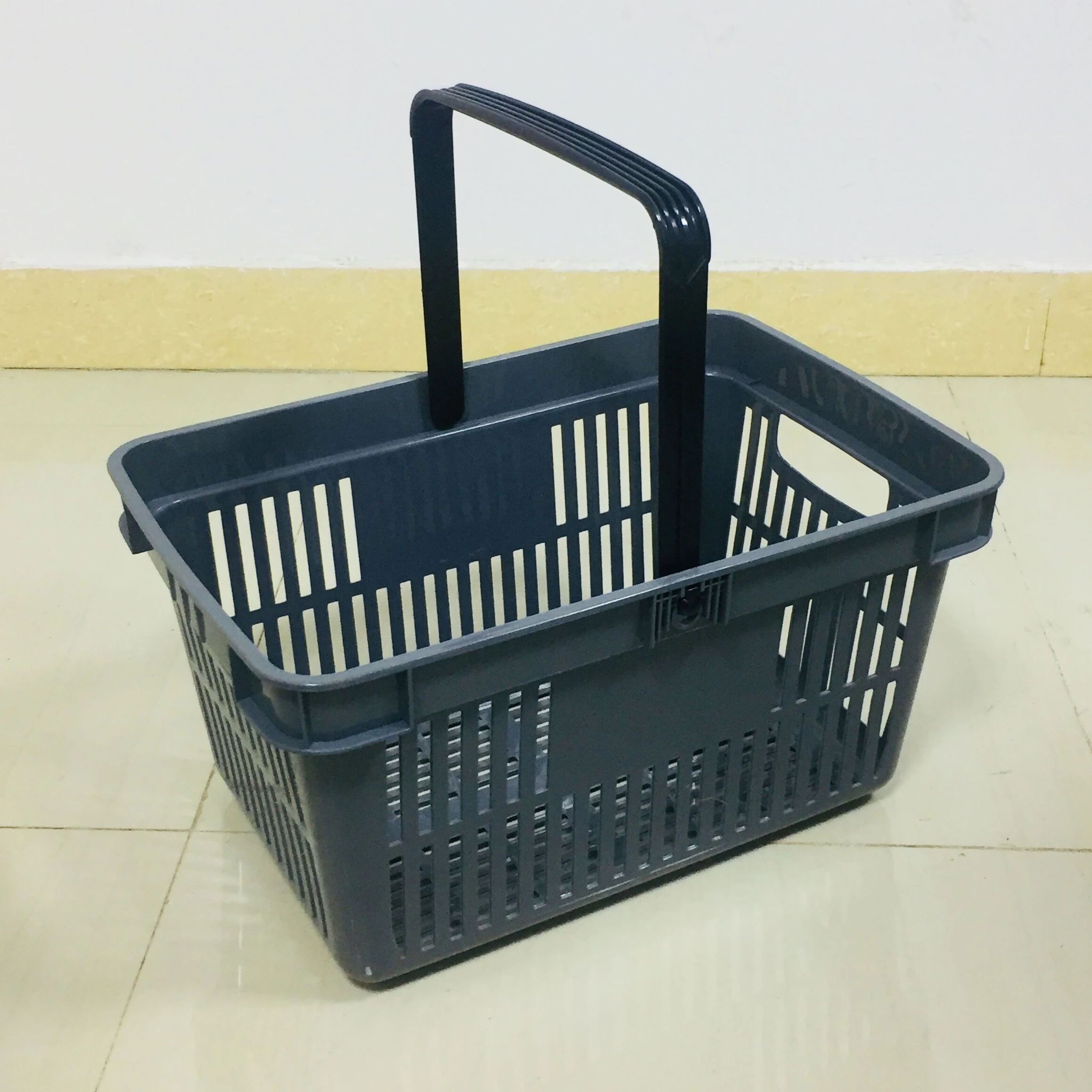 
MOQ 100 PCS 27L supermarket pharmacy plastic hand carry shopping basket for sale 