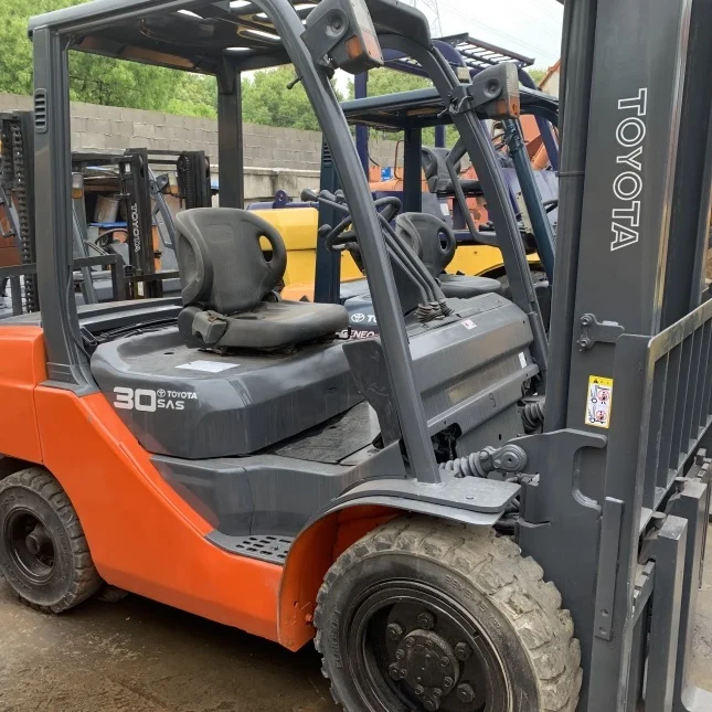 
3 ton Toyota diesel 8FDN30 4000mm height cheap price used forklift 