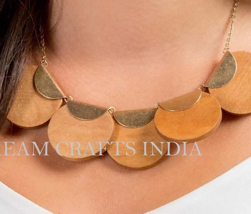 New Arrival Factory Price Wood Statement Necklace Women  Gold Antique Wooden Chunky Choker Fashion Jewelry