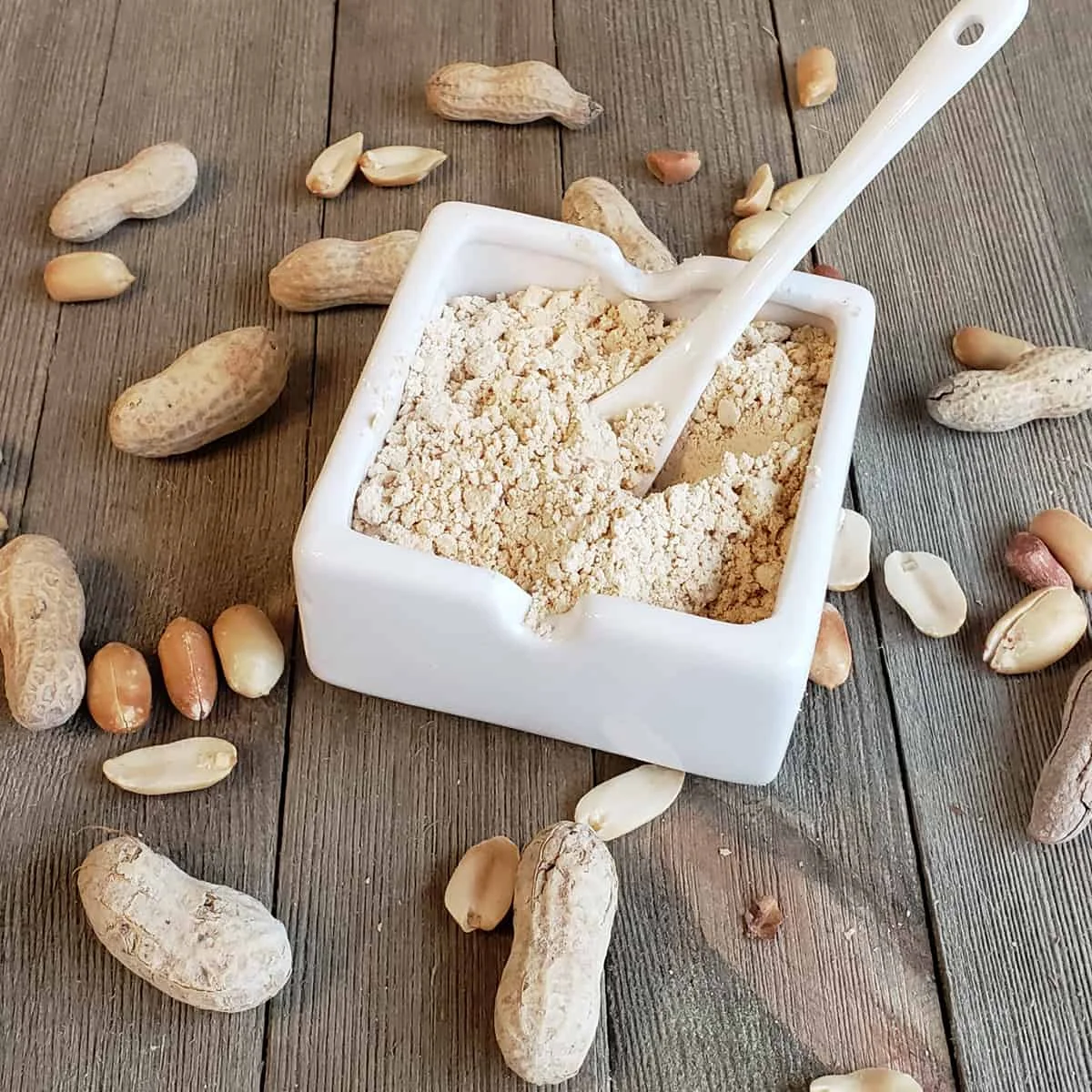 Wholesale Peanut powder organic food peanut powder for Sprinkled onto oatmeal, Blended into smoothies made in Viet Nam