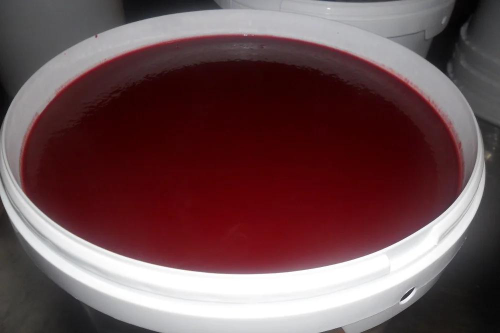  Frozen Strawberry Puree Bulk Style Packaging with no
