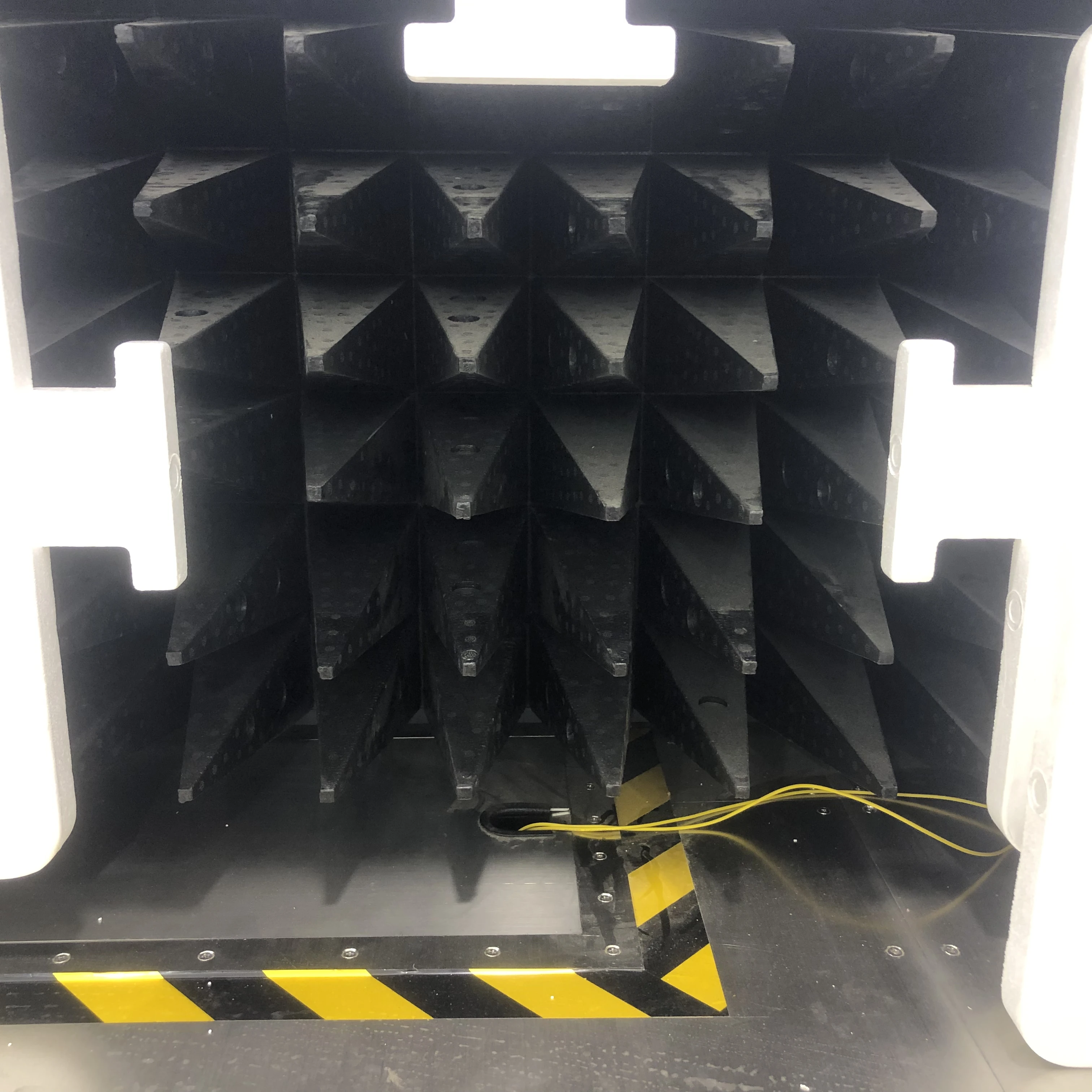 30MHz-40GHz High performance HPA Series EPP hybrid pyramid absorber materials for EMC Chamber Anechoic chamber from HMEMC