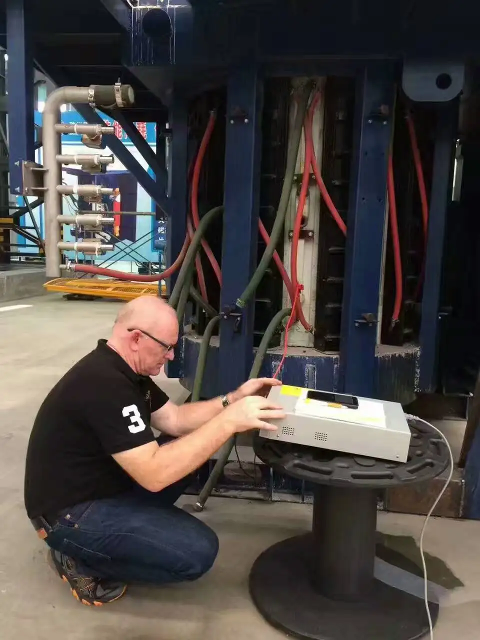 1000 кг автоматический редуктор наклонный чугунный лом металлоиндукци