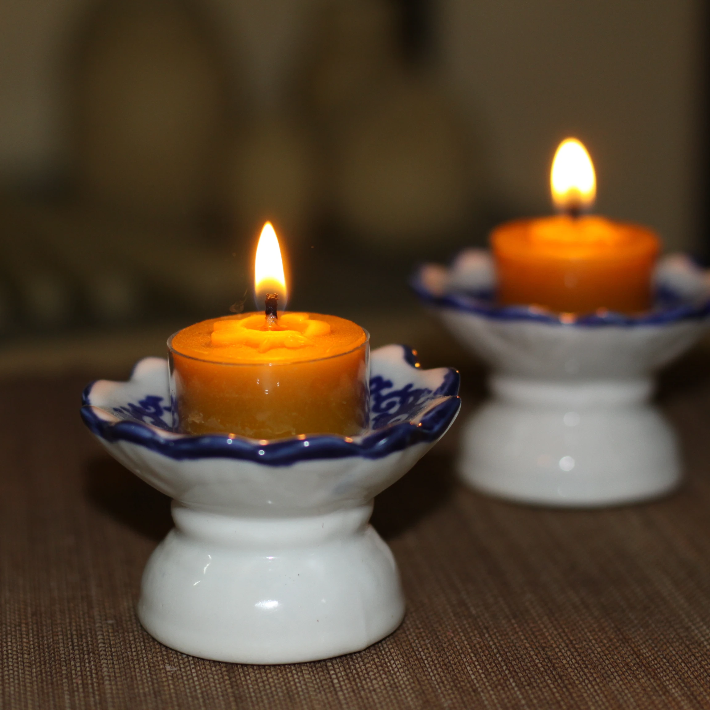 
beeswax tealight candles 
