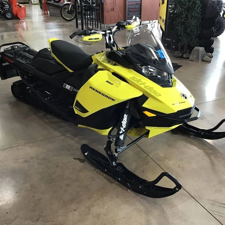 Продажа подержанного снегохода Ski-Doo Renegade Adrenaline Rotax 850