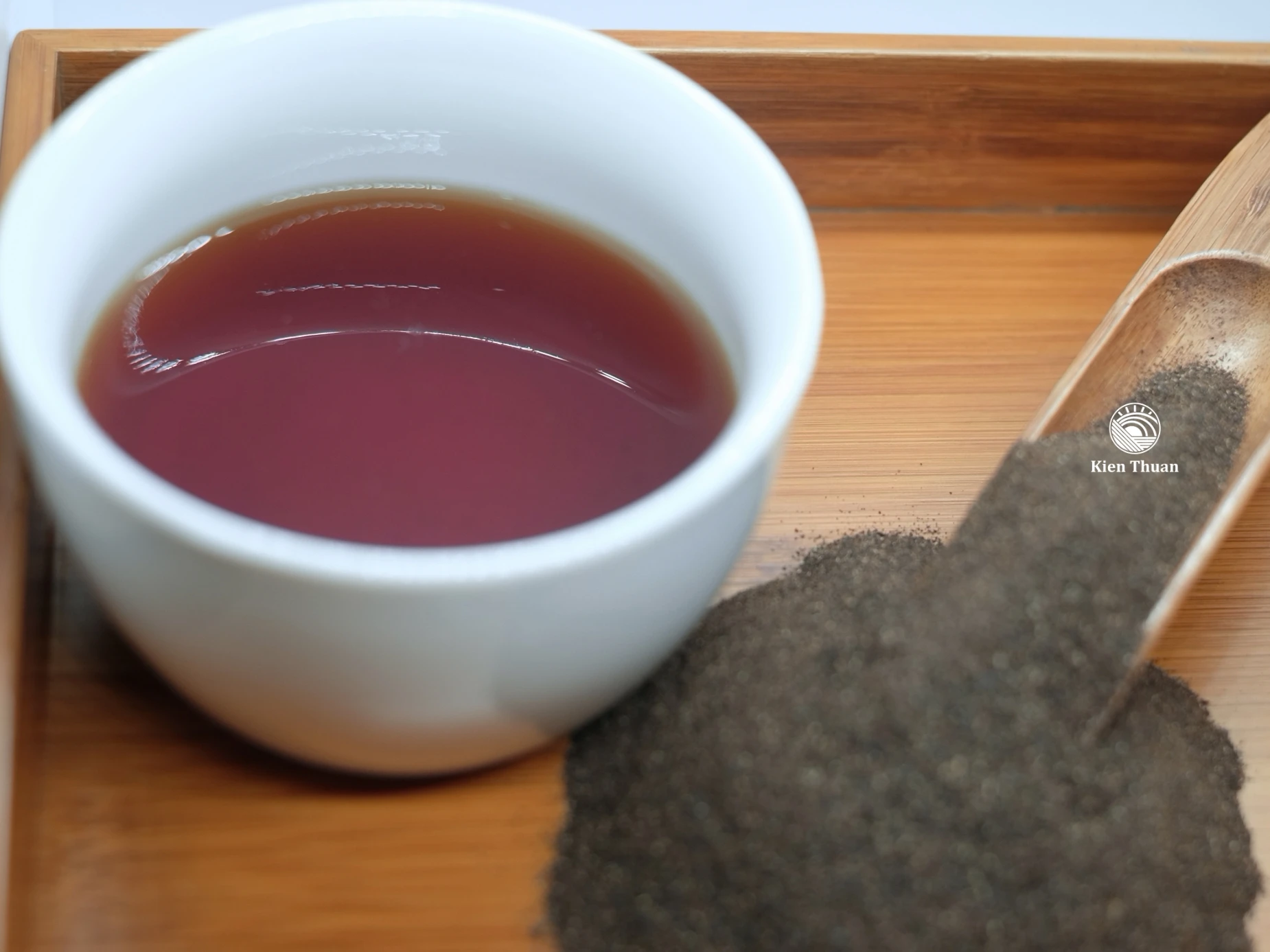 
High mountain tea farm providing high quality instant black tea powder 