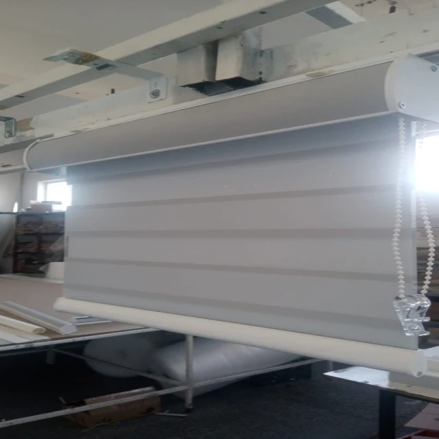 cassette round covered with fabric wrapped inserted matching zebra blind combi shade day light blind zebra curtain curved bottom