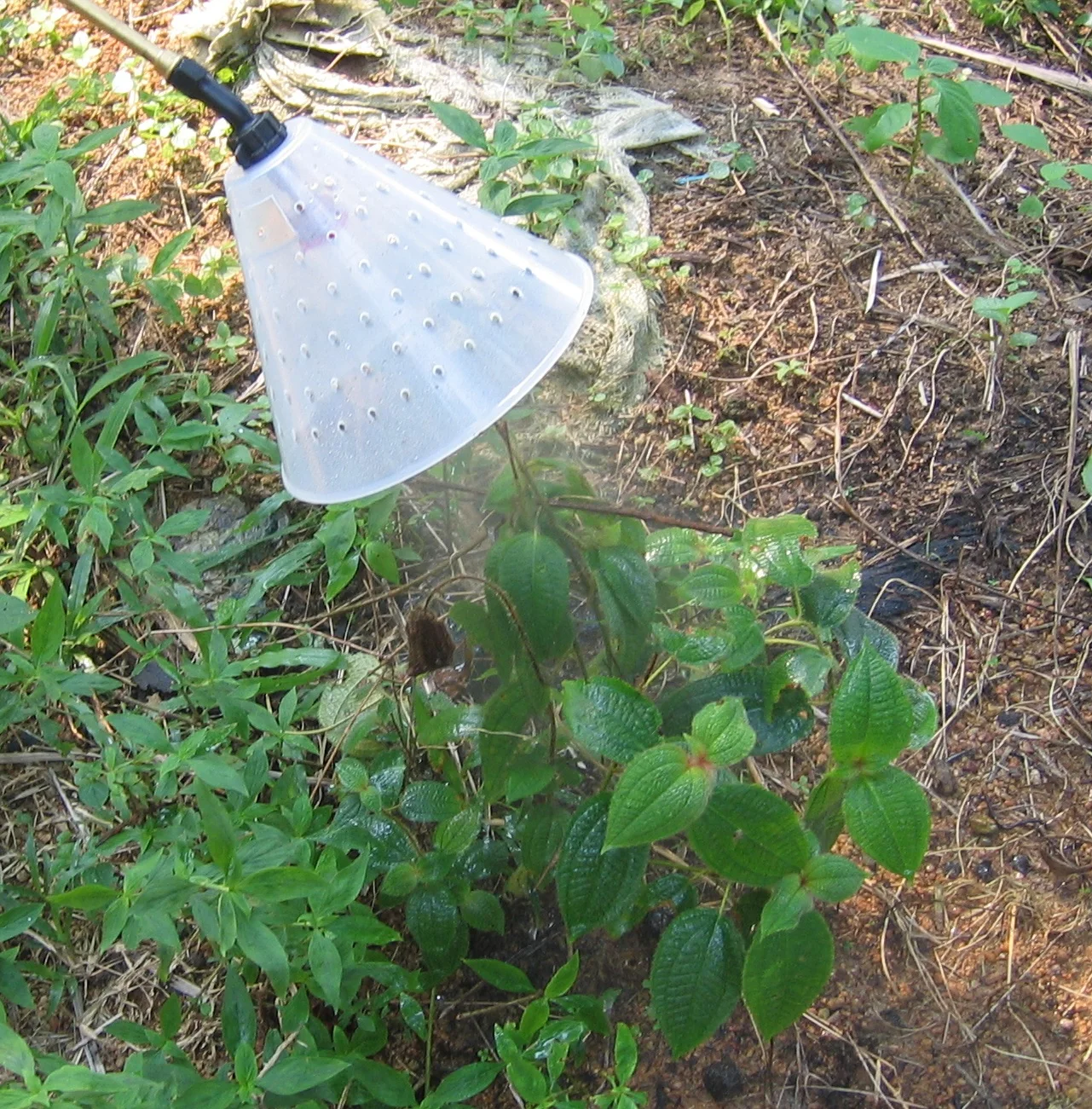 Cross Mark Agricultural Spraying Protector Spray Shield With C-Elbow Lock Nut Spraying Accessories for Knapsack Sprayer