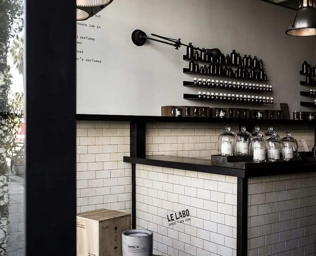 Heavy Duty Powder Coated Matte Black Metal Wall Mounted Modern Linear Floating Shelf