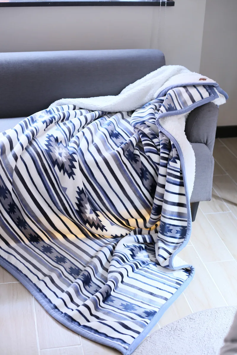 Wholesale Big Size 220*240 cm Korean Raschel Mink Blankets 1 ply 2 ply Double Bed Blanket Classical Custom Printing blankets