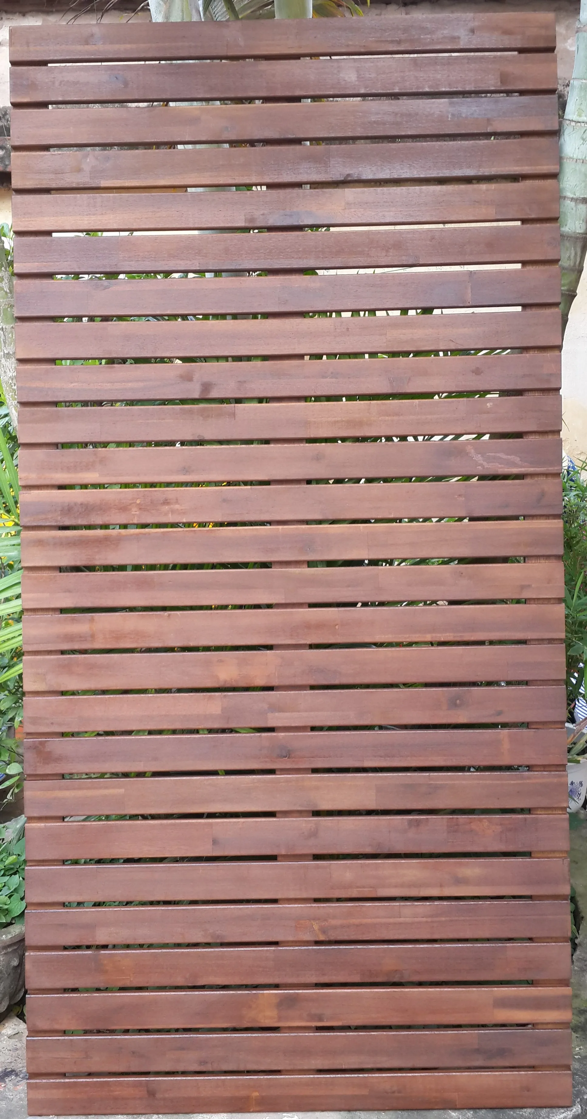 High quality acacia wood garden fence Vietnamese acacia wooden fence easy to assemble environmentally friendly