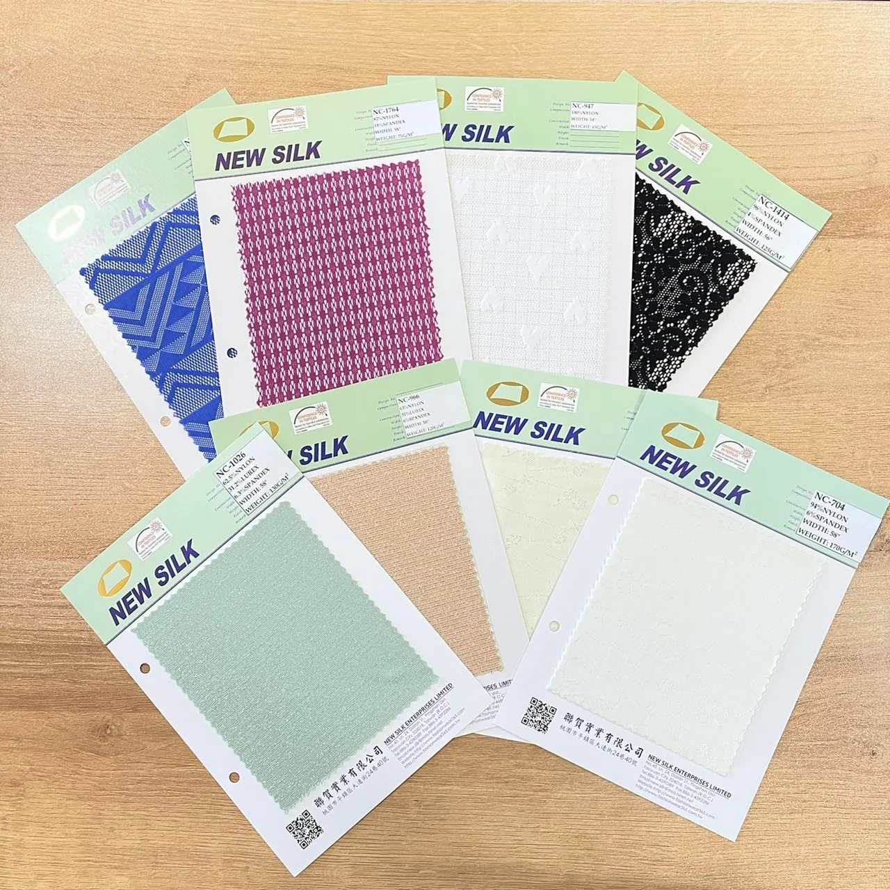 Жаккардовые кружева Модный дизайн ткань swatch бесплатный образец карты