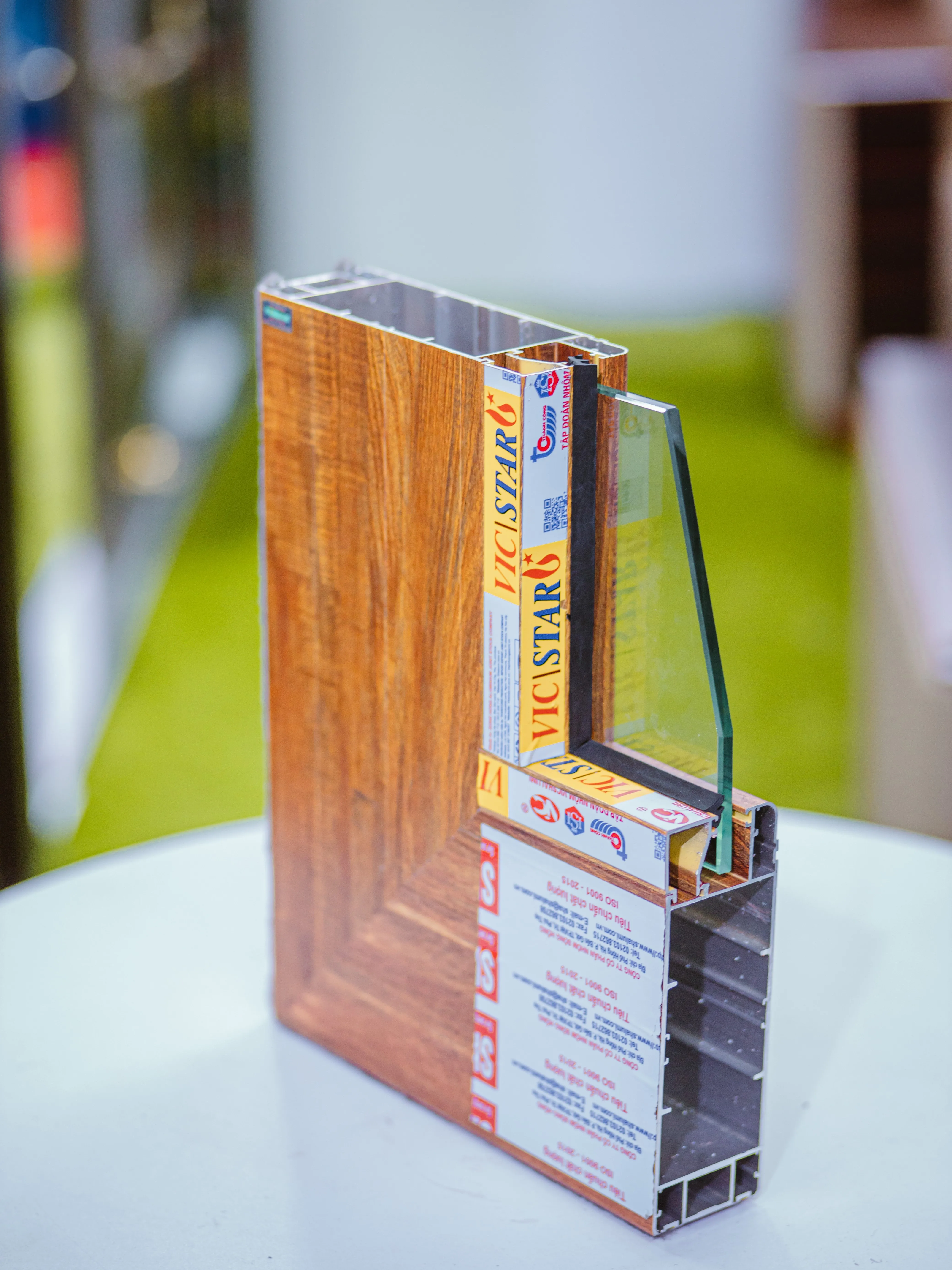  Высококачественный экструзионный профиль из древесины и алюминия марки Shalumi 6063