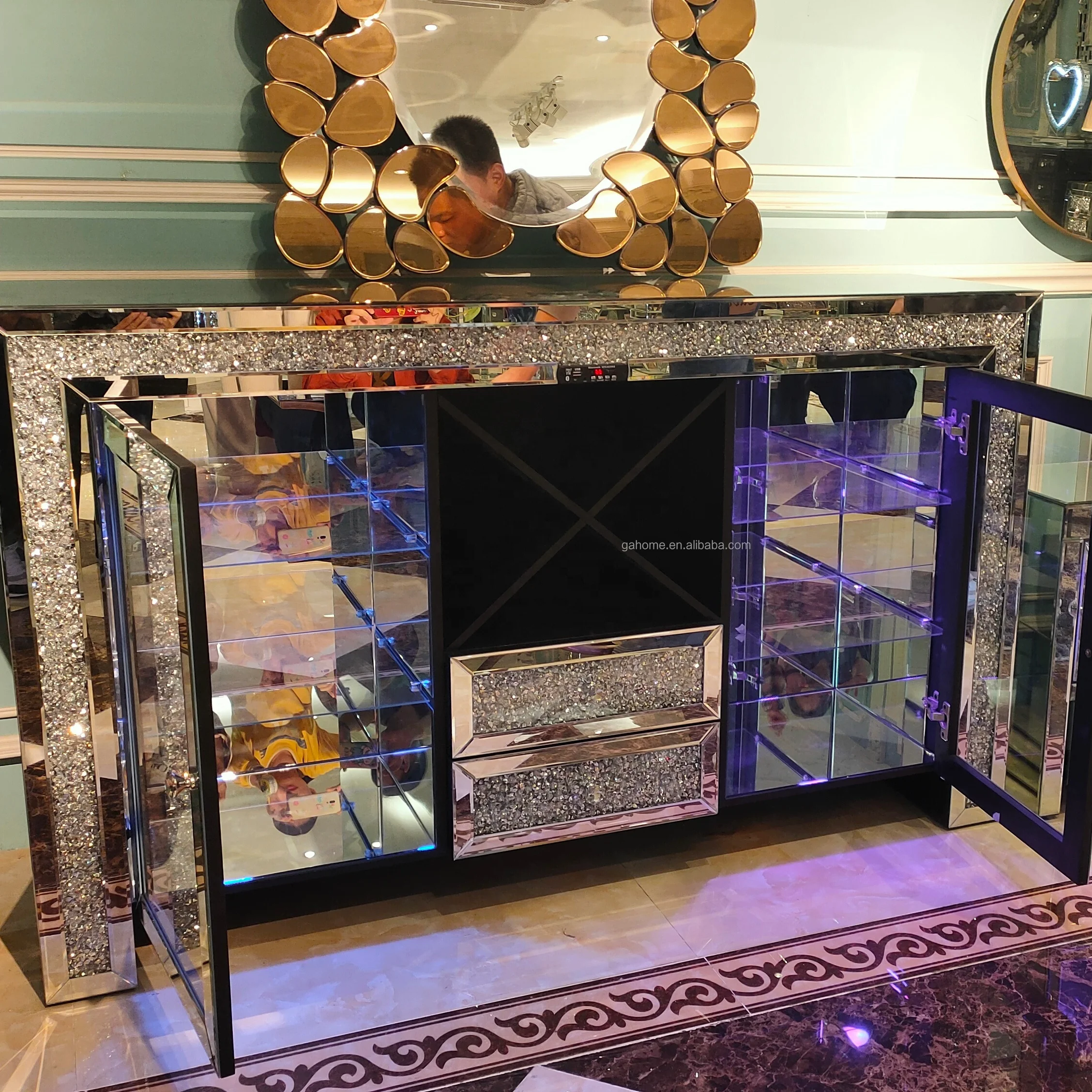 Guanding 2022 Hottest Crushed Diamond Mirrored Wine Bar Cabinet With multi color LED Lights