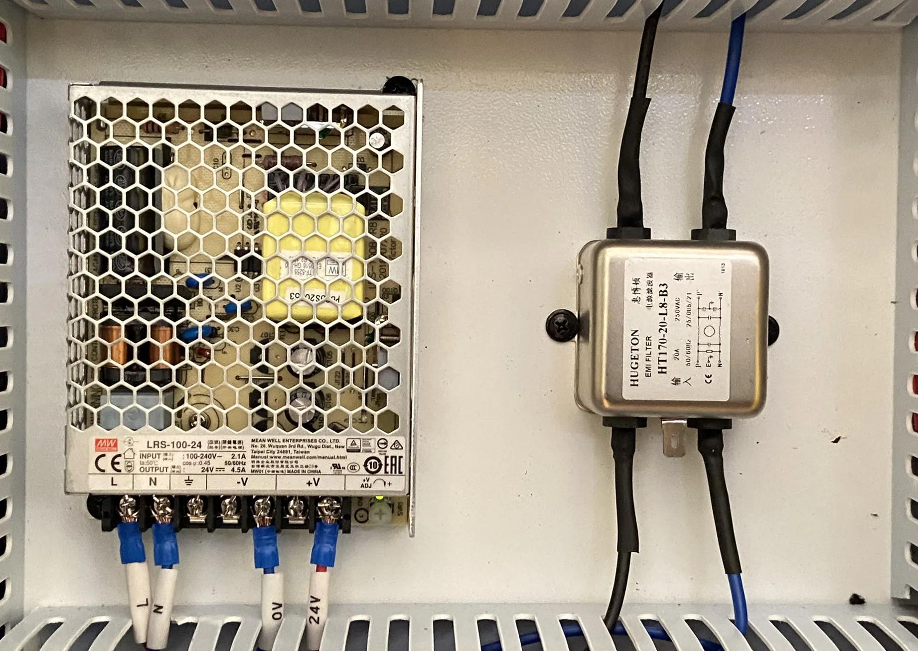 
Fanuc CNC Program VMC Vertical Drilling and Tapping Milling Robodrill Machine Tool 