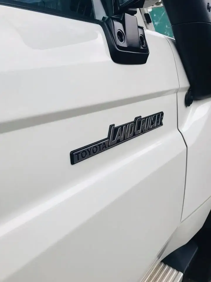 
FAIRLY Used GOOD CONDITION Land Cruiser Pickup right HAND DRIVE DOUBLE CAB PICKUP 