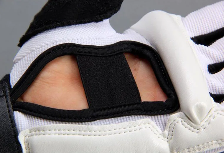 2021 New hot selling  high quality Boxing equipment protectors for training and competition taekwondo gloves