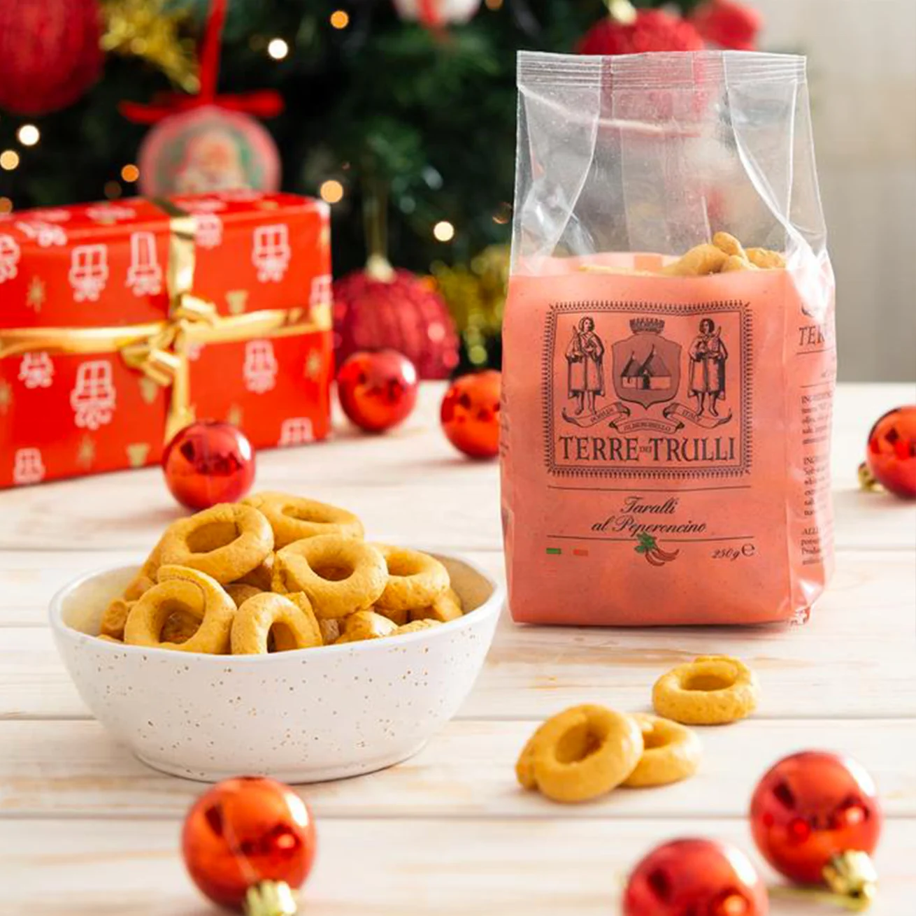 Premium Italian Quality Taralli - Savory Snacks with Chili 250g pack, Grain Snack for Aperitif, GDO, Horeca