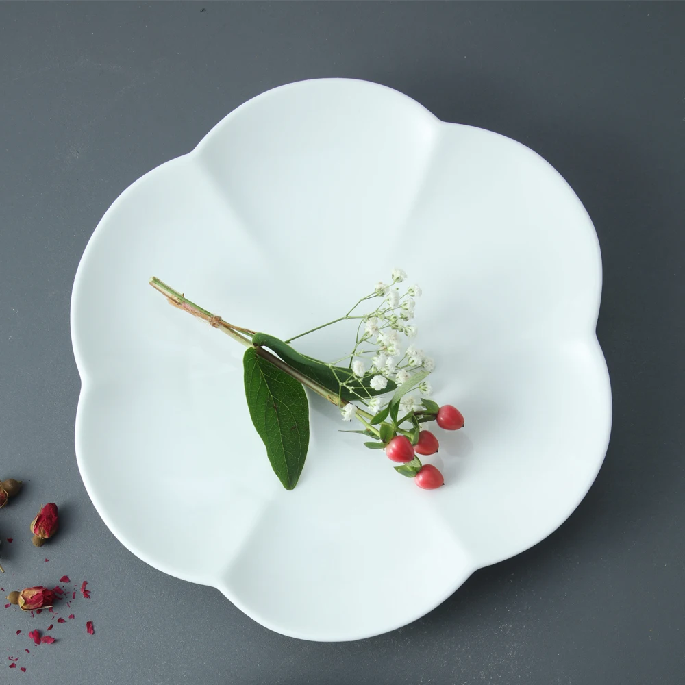 OEM Wholesale High Quality Cherry blossom-shaped porcelain tableware for high quality hotels and restaurants