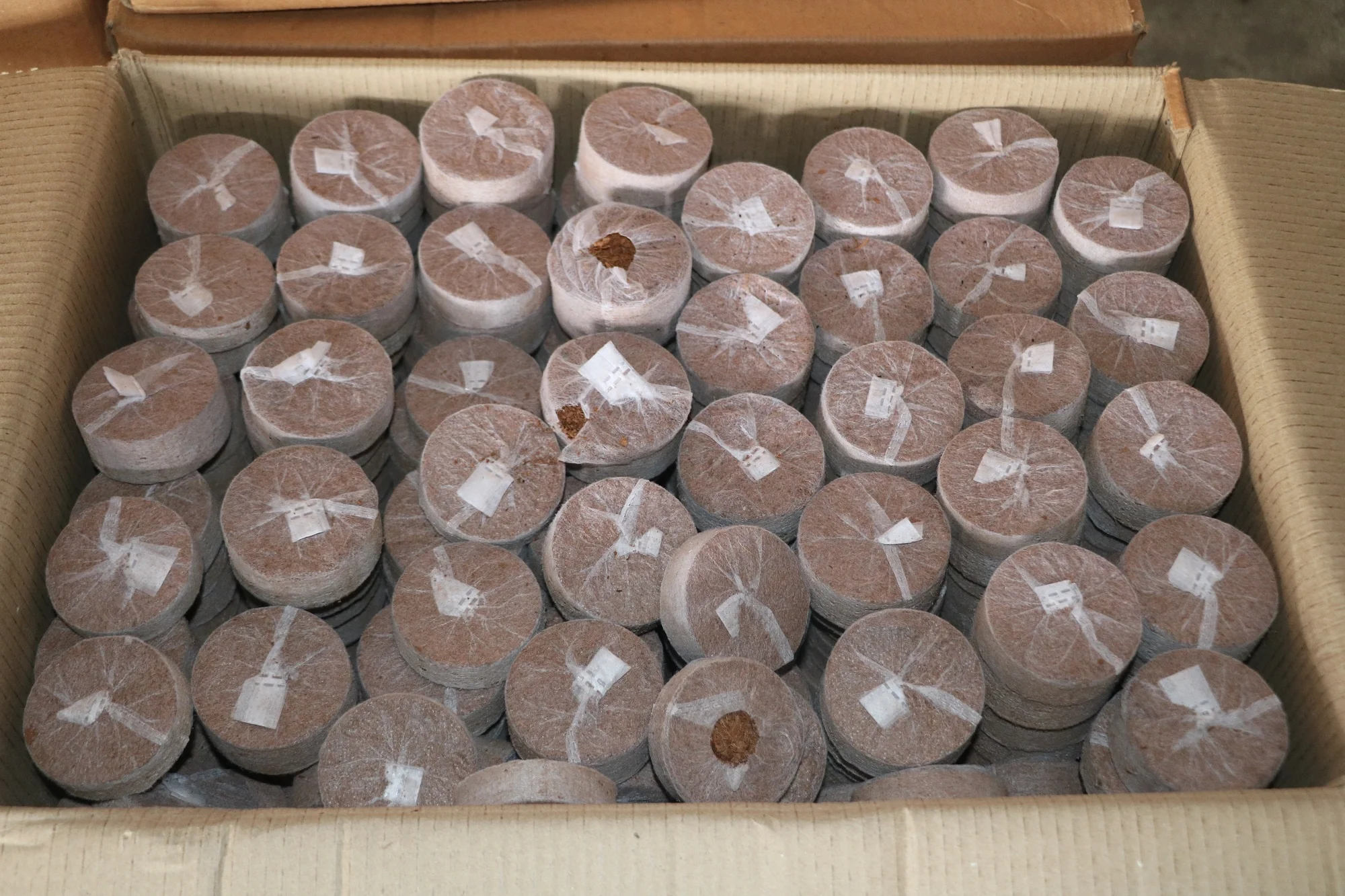 Кокосовые торфяные диски для бытовых плантаций садовые семенные блоки и ямы кокосового ореха