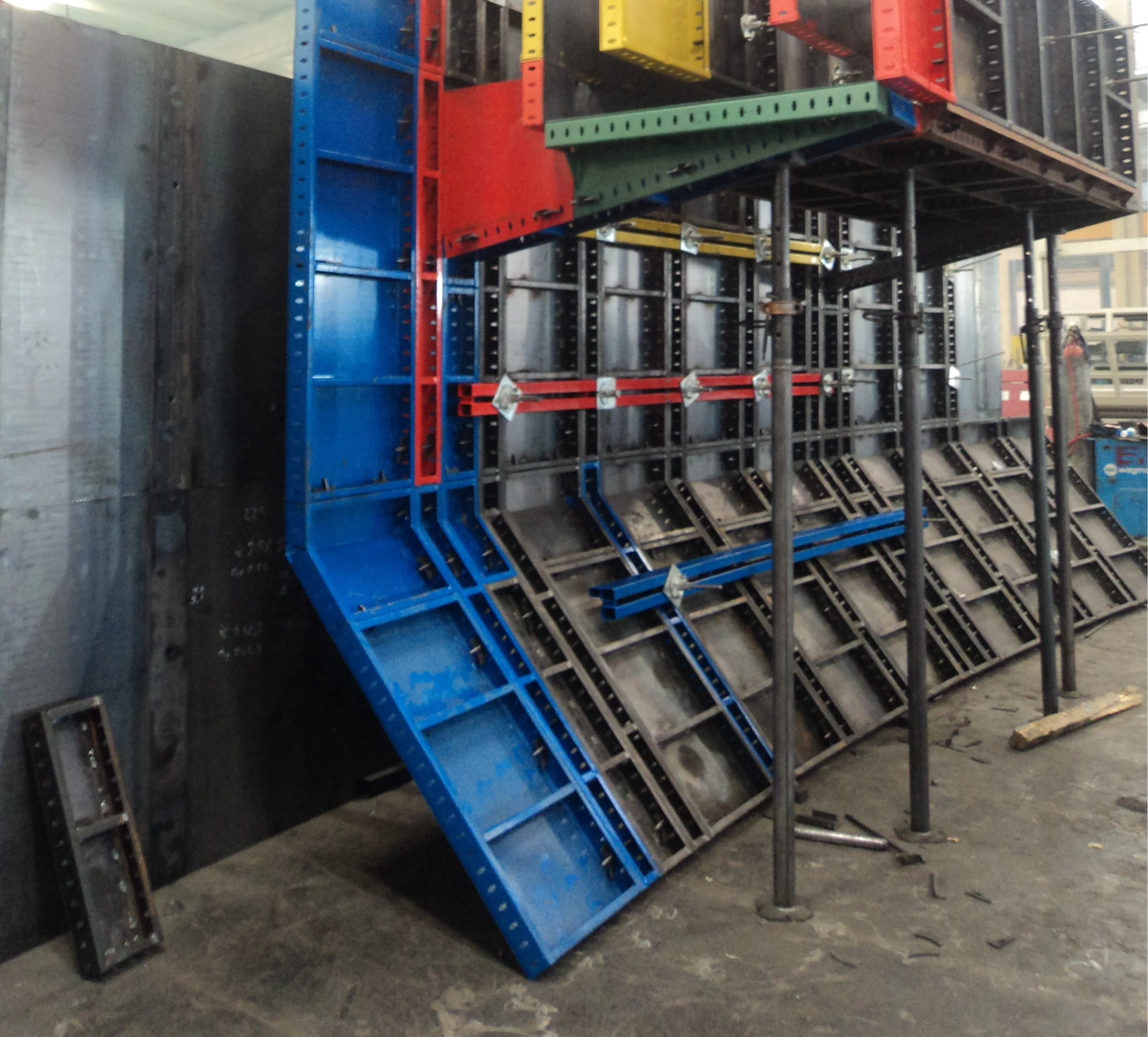 
Steel Concrete Molds With Adjustable Sizes and Optional Colors 