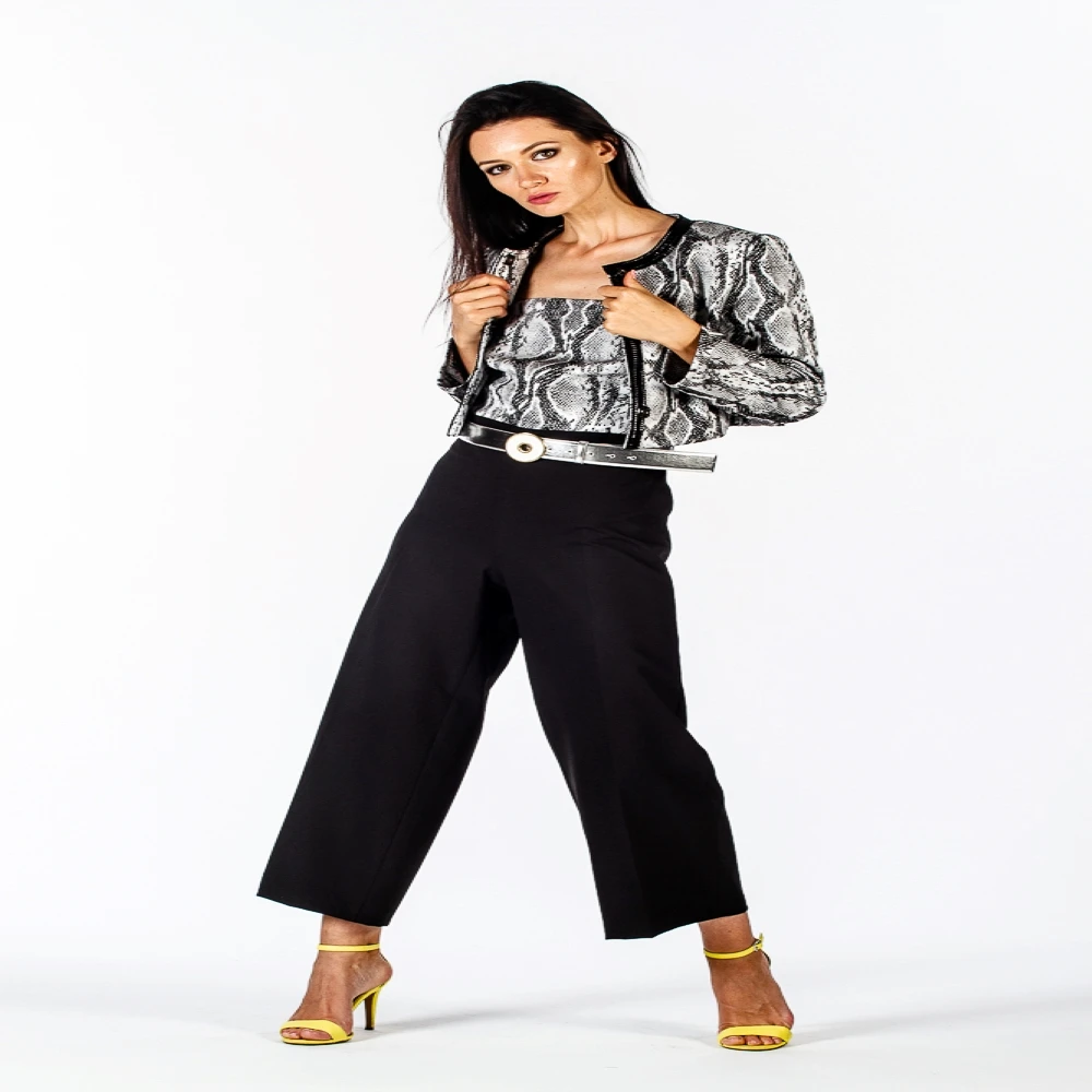 Top Quality Made in Italy Track Suit without Sleeves for Every Day Animalier Black and White Full Suit