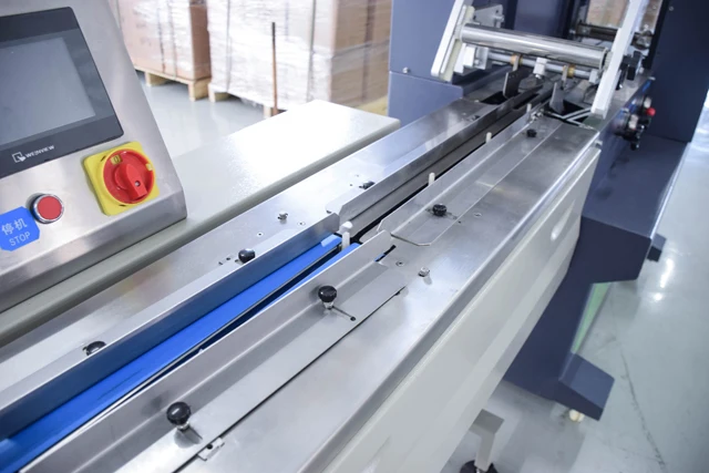 
High quality chocolate with insert plastic bag packing machine 