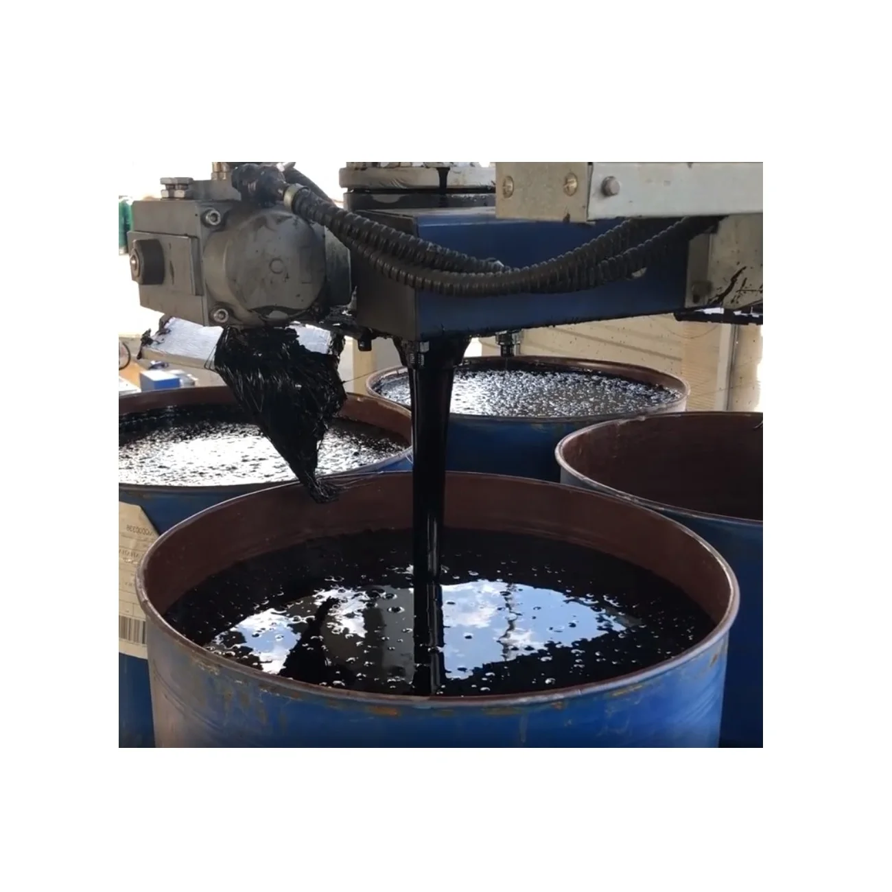 
 Стальной барабан «Bitunova», полимерный модифицированный битум, оптовая продажа российского асфальтового битума в бочке  