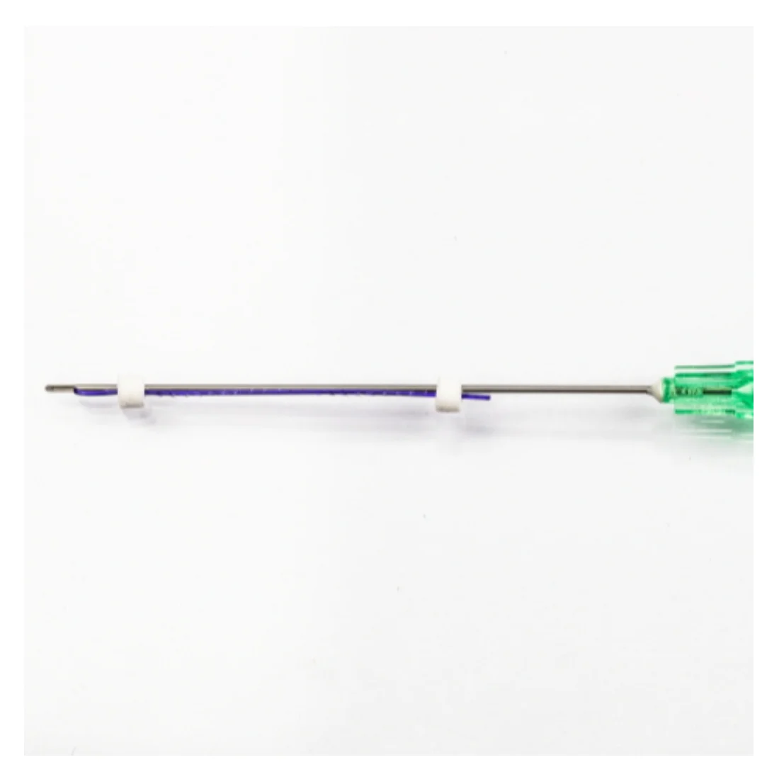 Looks like screw Can bring the volumizing effect by making collagen around thread [LUXX] Lifting Thread in Korea