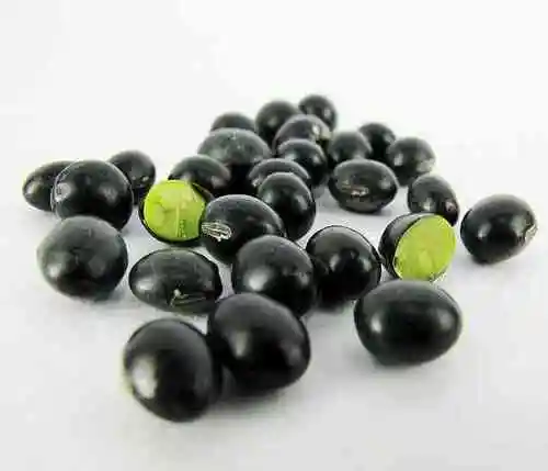 Black beans with green yolk are produced in large quantities at reasonable prices to ensure safety and quality