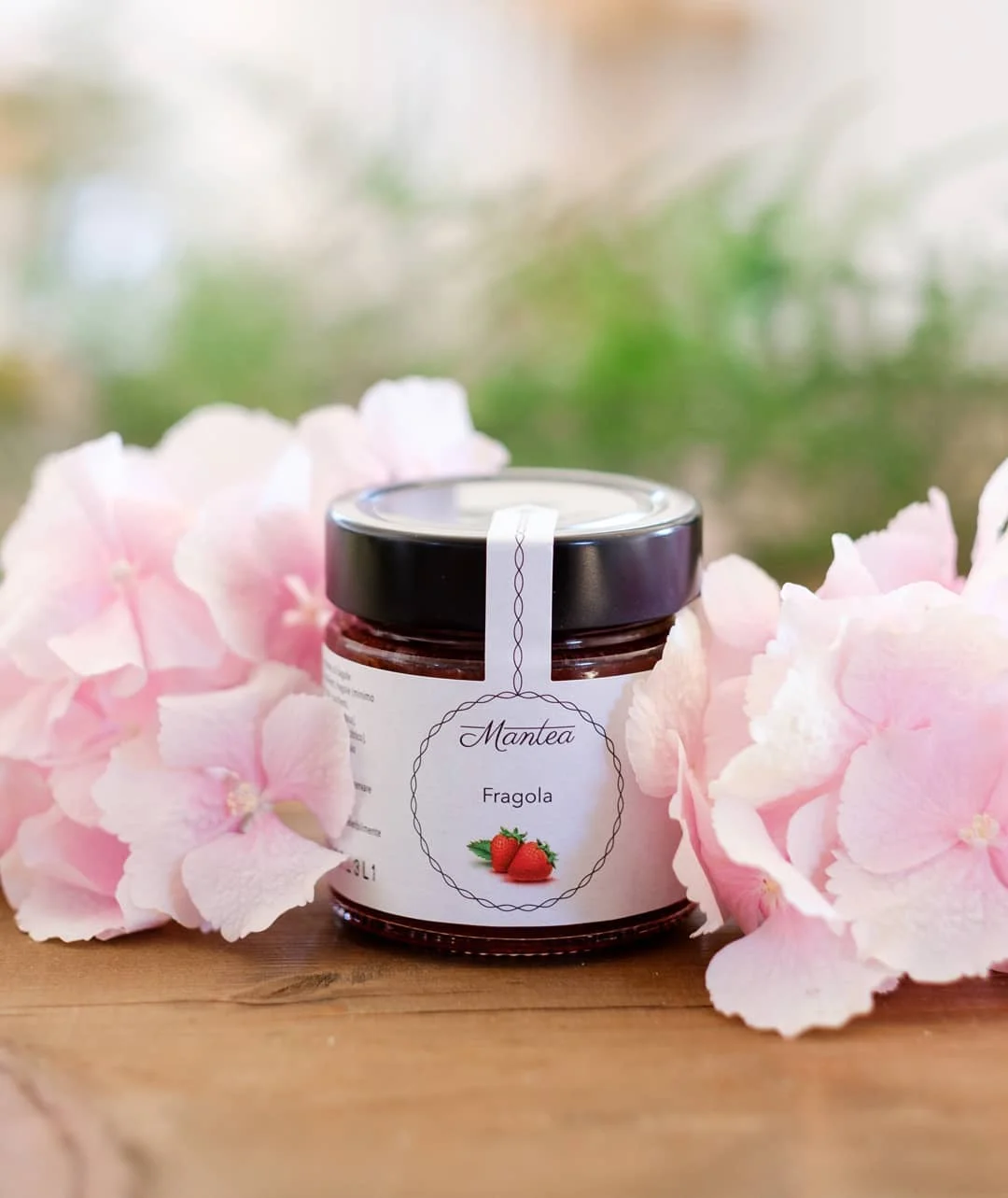 Top quality Italian strawberries jam 60 % MANTEA 250 gr ready to ship