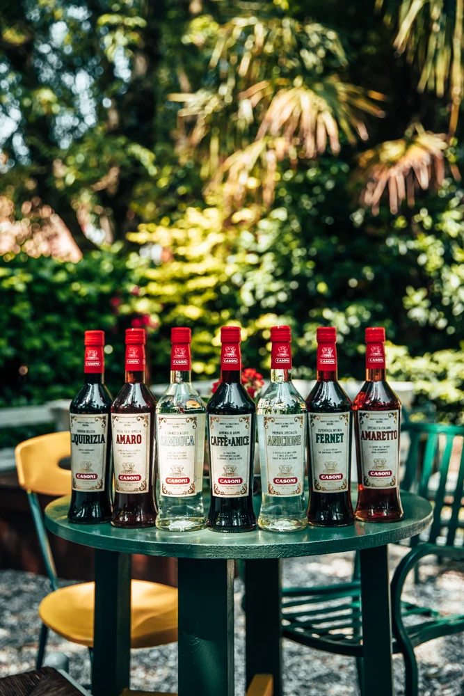 Made in Italy liqueur Beverage with almond aroma 70 cl AMARETTO Liqueur