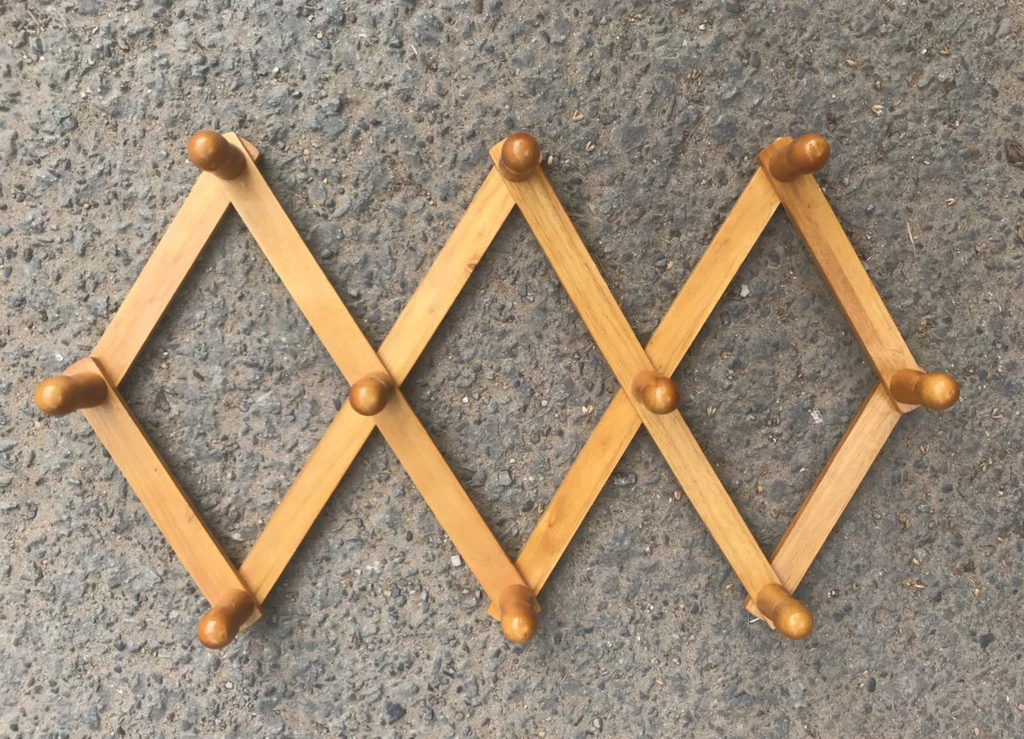 High quality product smart wall hanging coat hanger size 350x100x70mm made of bamboo/pine/acacia wood 100% from Vietnam
