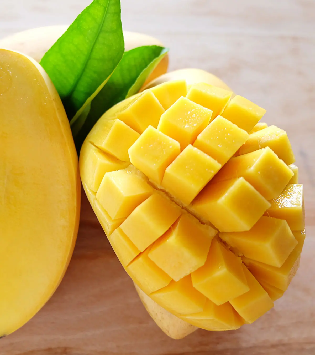 IQF Frozen kaew Mango Chunk VietNam Wholesale Supplier taste sweet without off-taste decoration or eat directly