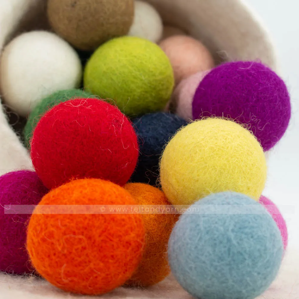 FB-004: Hot Selling 4 cm Felt Balls Wool Decoration Multi-Color Round Pompoms for Wholesale Eco-friendly & Natural