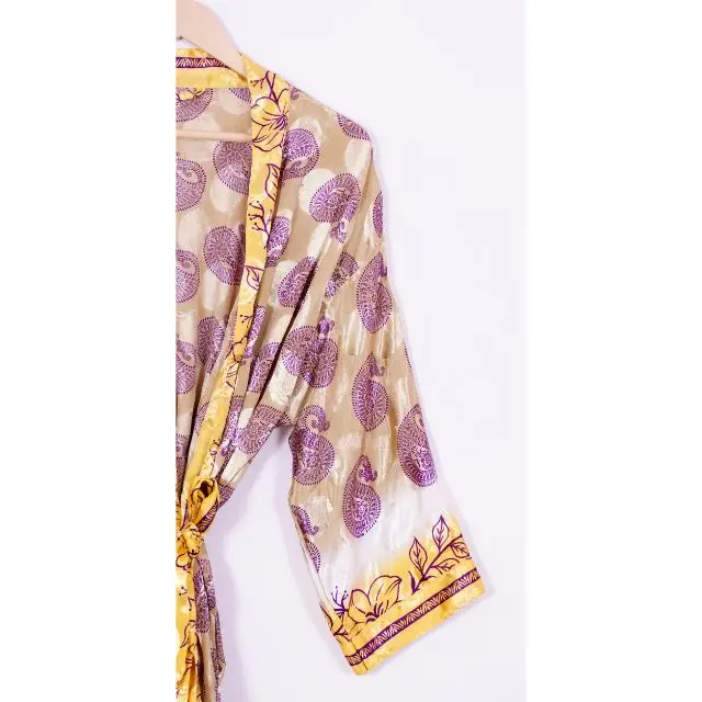 Женское длинное шелковое кимоно в стиле бохо мягкое с запахом индийское цветочное для мамочек