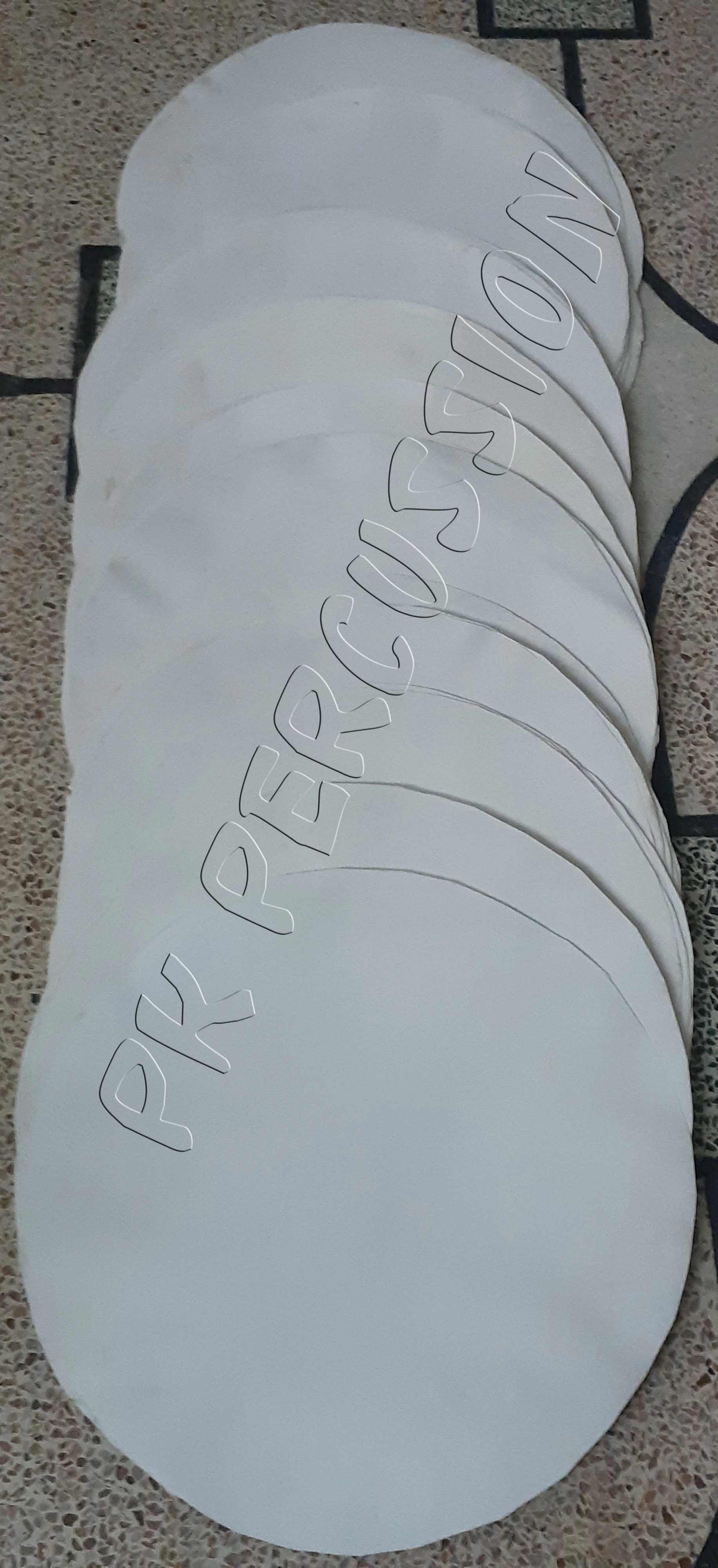  Барабан из козьей кожи белого цвета