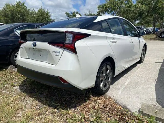 
USED/LHD 2019 Toyota Prius XLE 4dr Hatchback 