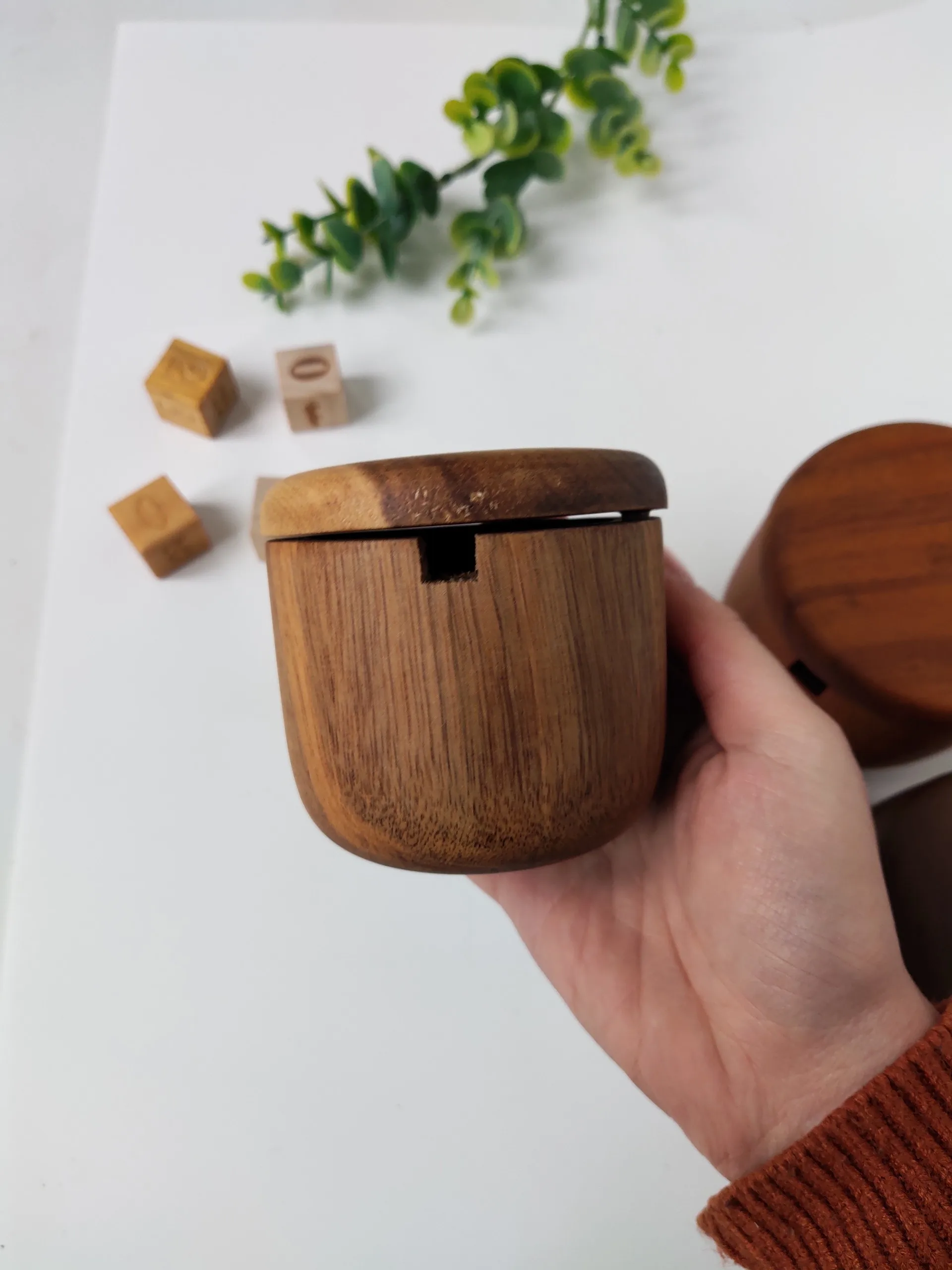 Wooden Acacia Wood Salt Box Round Wooden Salt Keeper Spice Jars Set Cheap Price